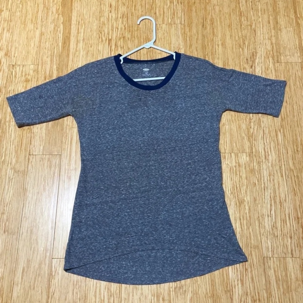 old navy gray shirt